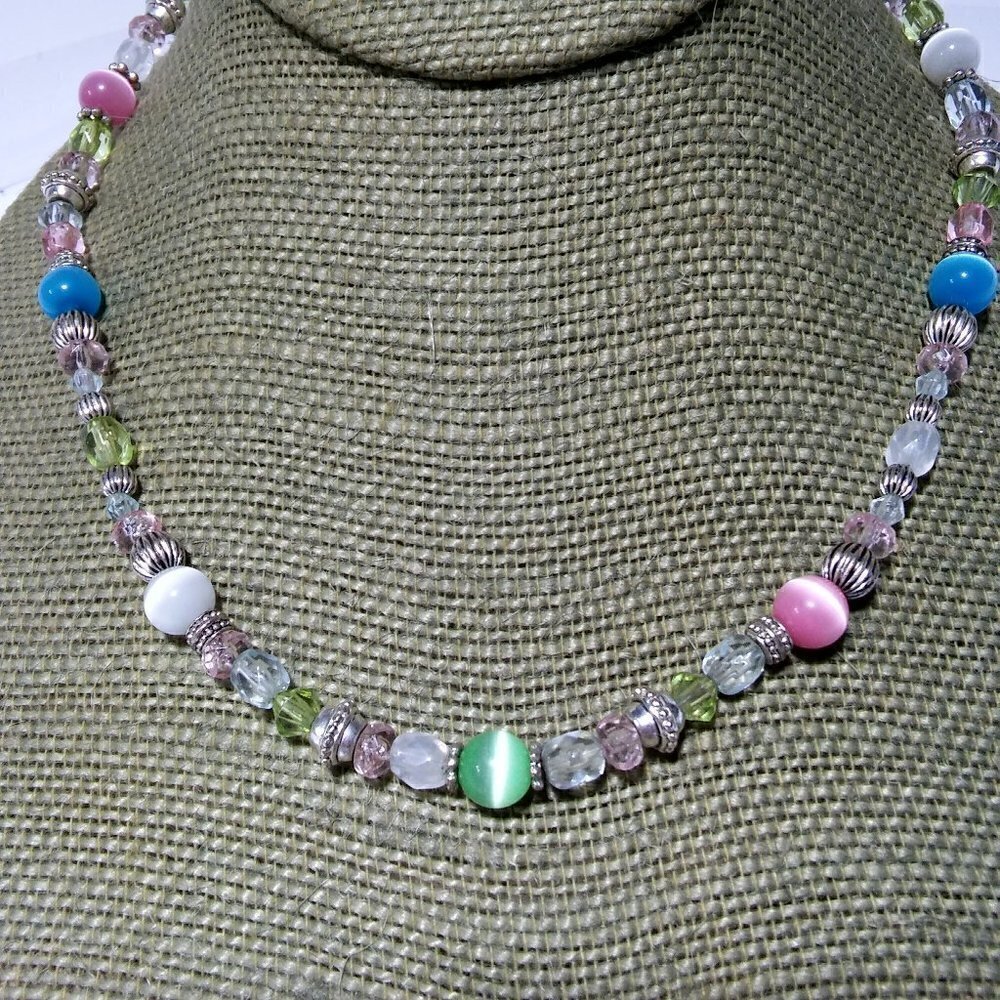 Women`s silver tone cat`s eye faceted beaded neckl - Picture 2 of 3